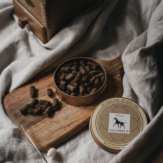 Pamlsky z koňského masa v elegantní dóze. To je takové win win pro majitele i psa. Koňské maso je pro psy lehce...